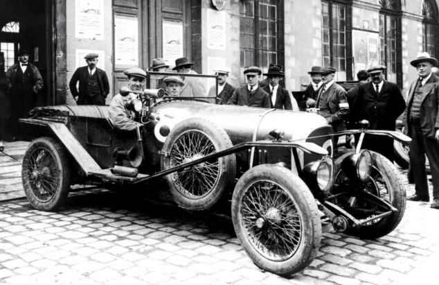 Первые модели самых известных автопроизводителей: 20 фото