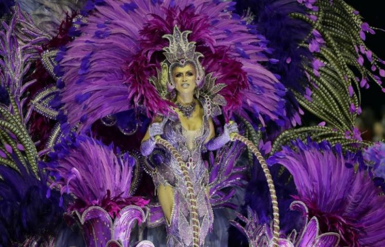 30 самых жарких образов карнавала в Рио-де-Жанейро